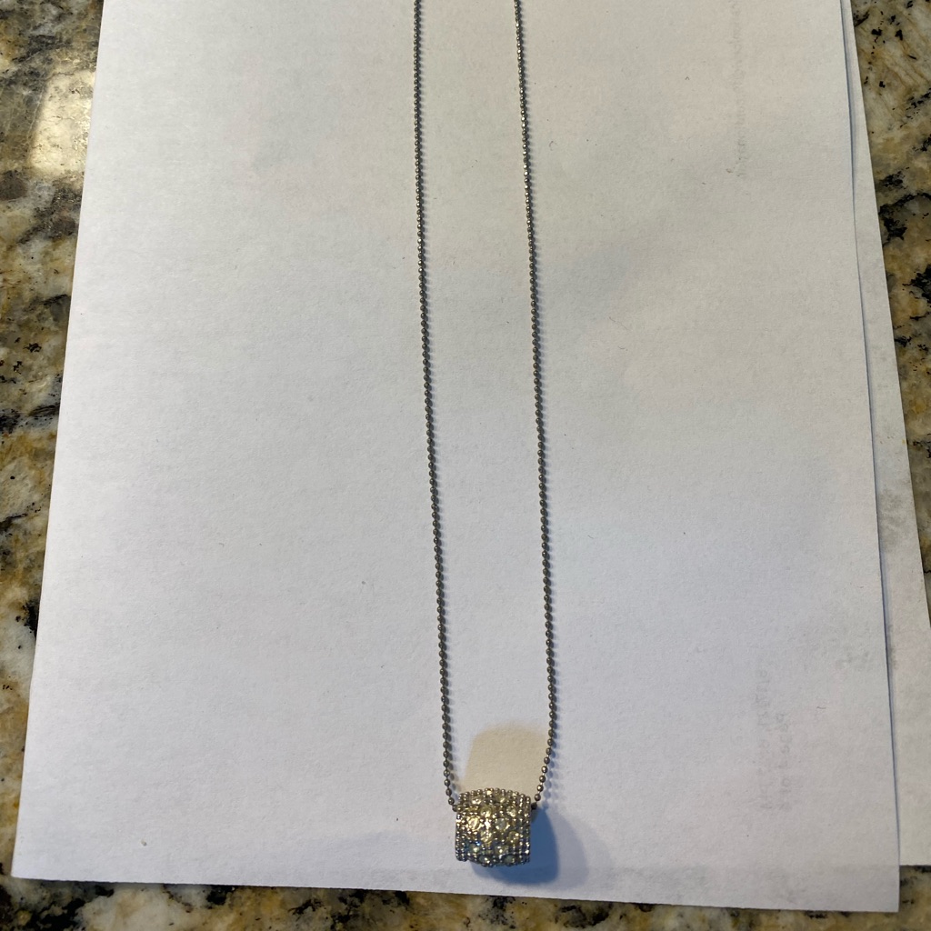Lia Sophia Barrel Pendant Necklace 12$
